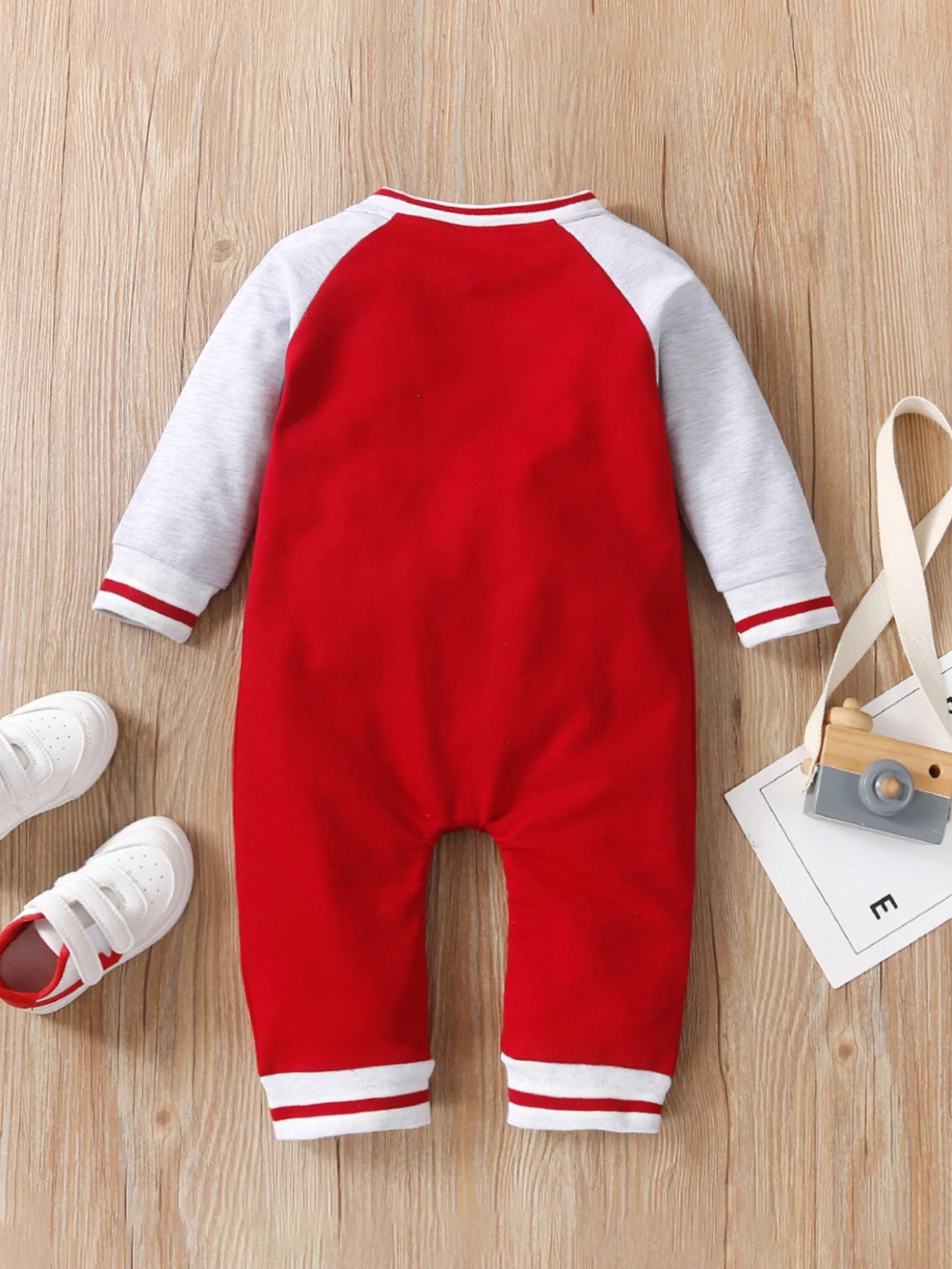 Fashionable letter printed long sleeved round neck cute and personalized baby boy jumpsuit infants boys