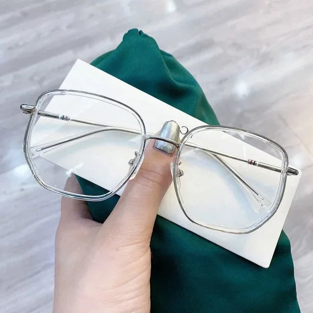 Ultralight Blue Blocking Glasses Girl Retro Green Frame Plain Glasses Blue Light Bezel Transparent Eyewear Glasses for Women Glasses