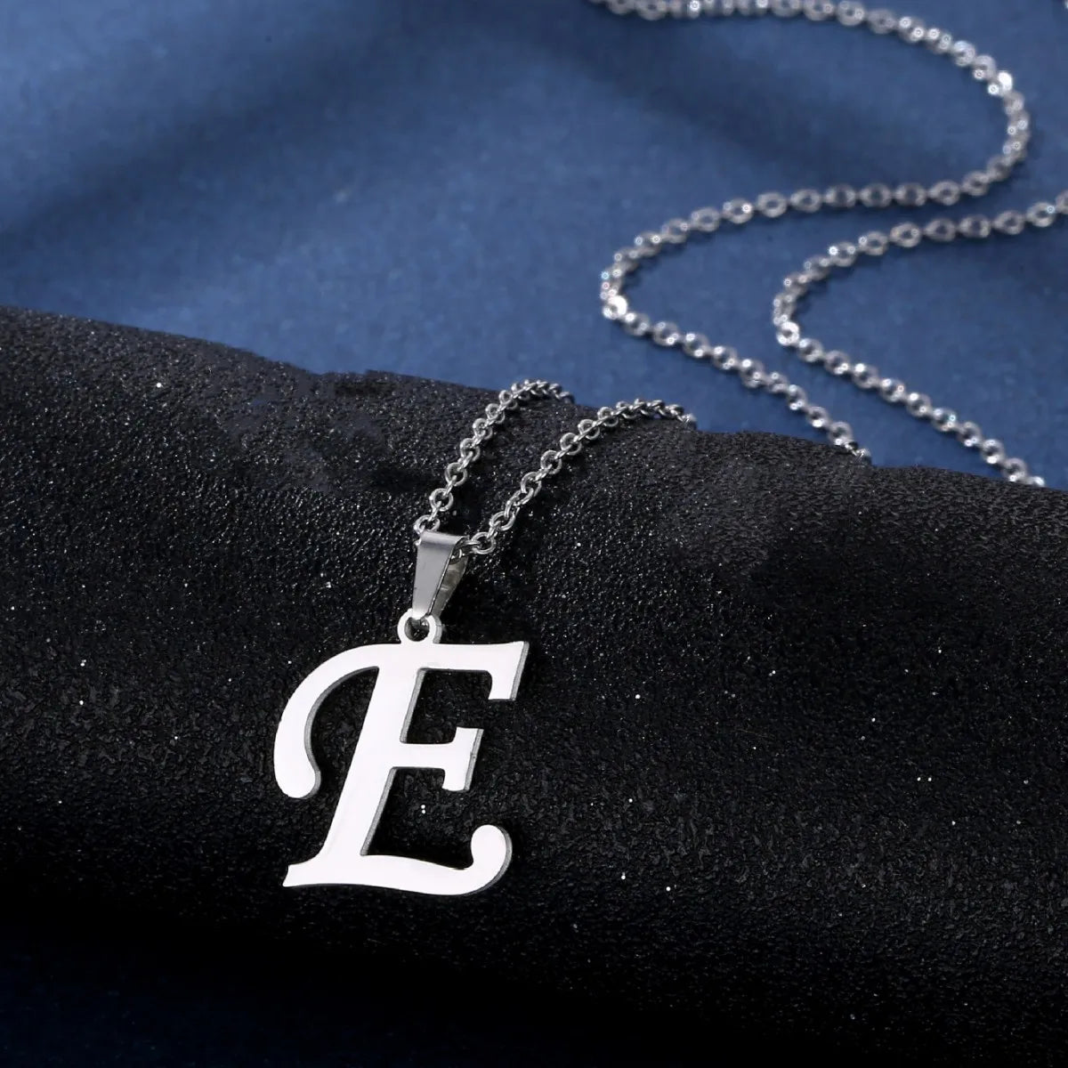 Fashion Letters A-Z Necklace for Women Men Stainless Steel High Quality English Alphabe Necklace A B C D E FGHIJKLMNOPQRSTUVWXYZ necklace