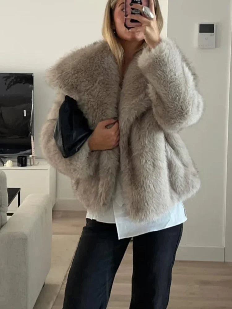 Woman Autumn Winter Faux Fur Coat Plush Fluffy Women's Jacket New in Outerwears White Red Gray Black Wool Blends Coat