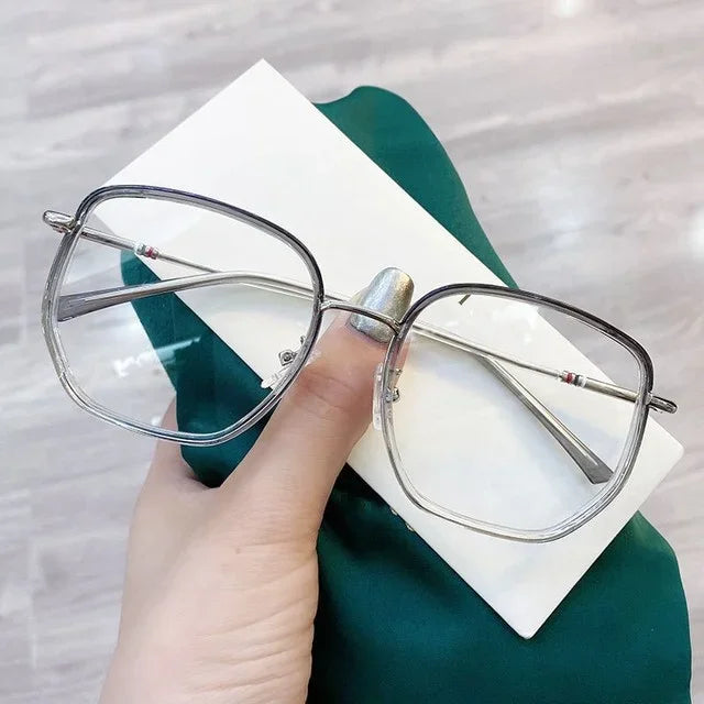 Ultralight Blue Blocking Glasses Girl Retro Green Frame Plain Glasses Blue Light Bezel Transparent Eyewear Glasses for Women Glasses