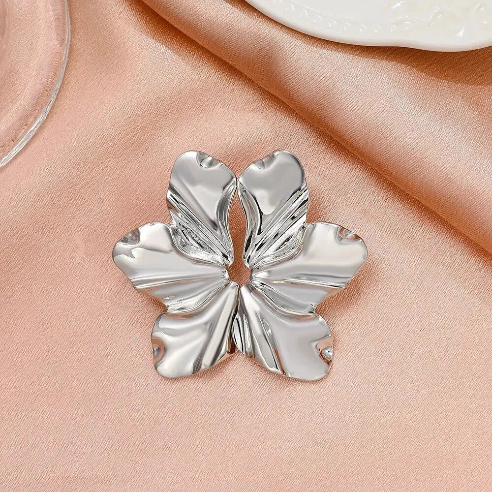 Orecchini a forma di fiore in metallo grande per donna, orecchini a perno con forma irregolare esagerata color oro, gioielli color argento